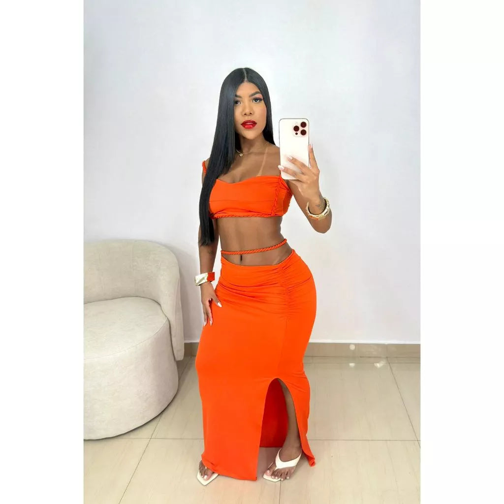 Conjunto Maldivas em Malha Suplex Top Cropped com Bojo + Longa Saia com Fenda e Detalhe Trançado